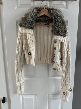 le chateau Cream Cable Knit Cropped Sweater with Faux Fur Trim Metal Buttons - L